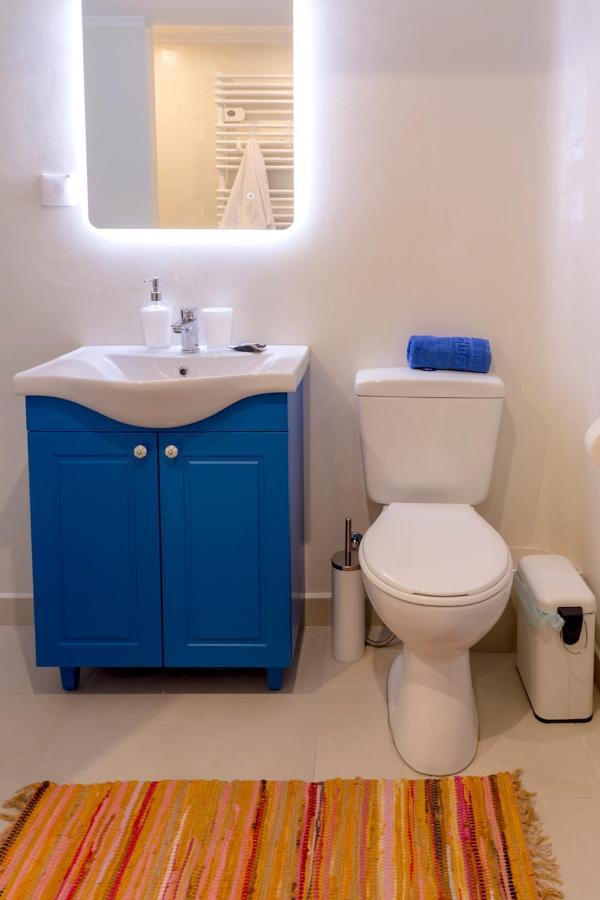 Blue And White Apartment Vipgreece Atene Esterno foto