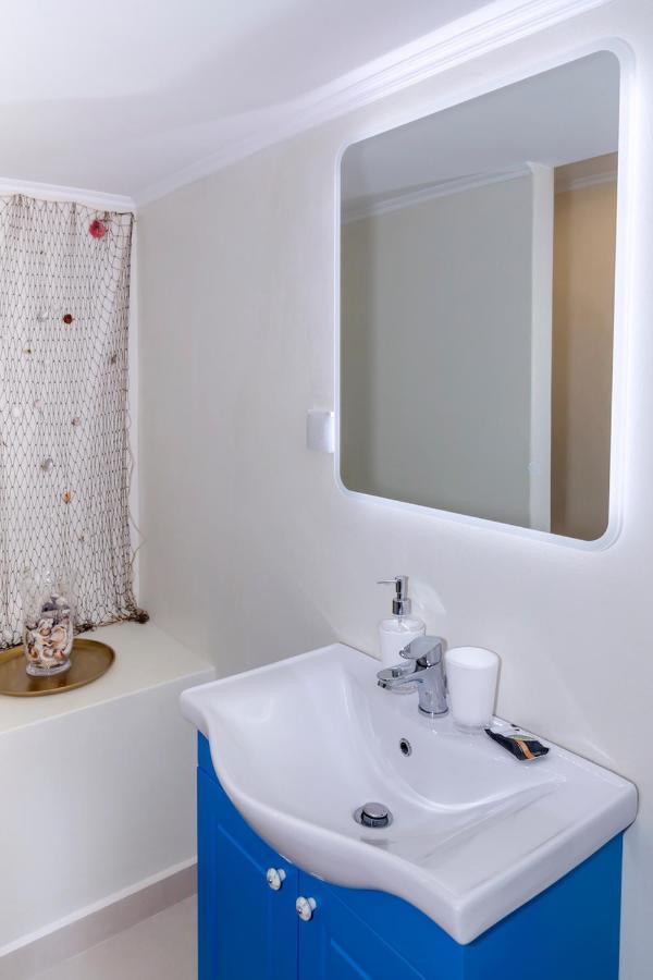 Blue And White Apartment Vipgreece Atene Esterno foto