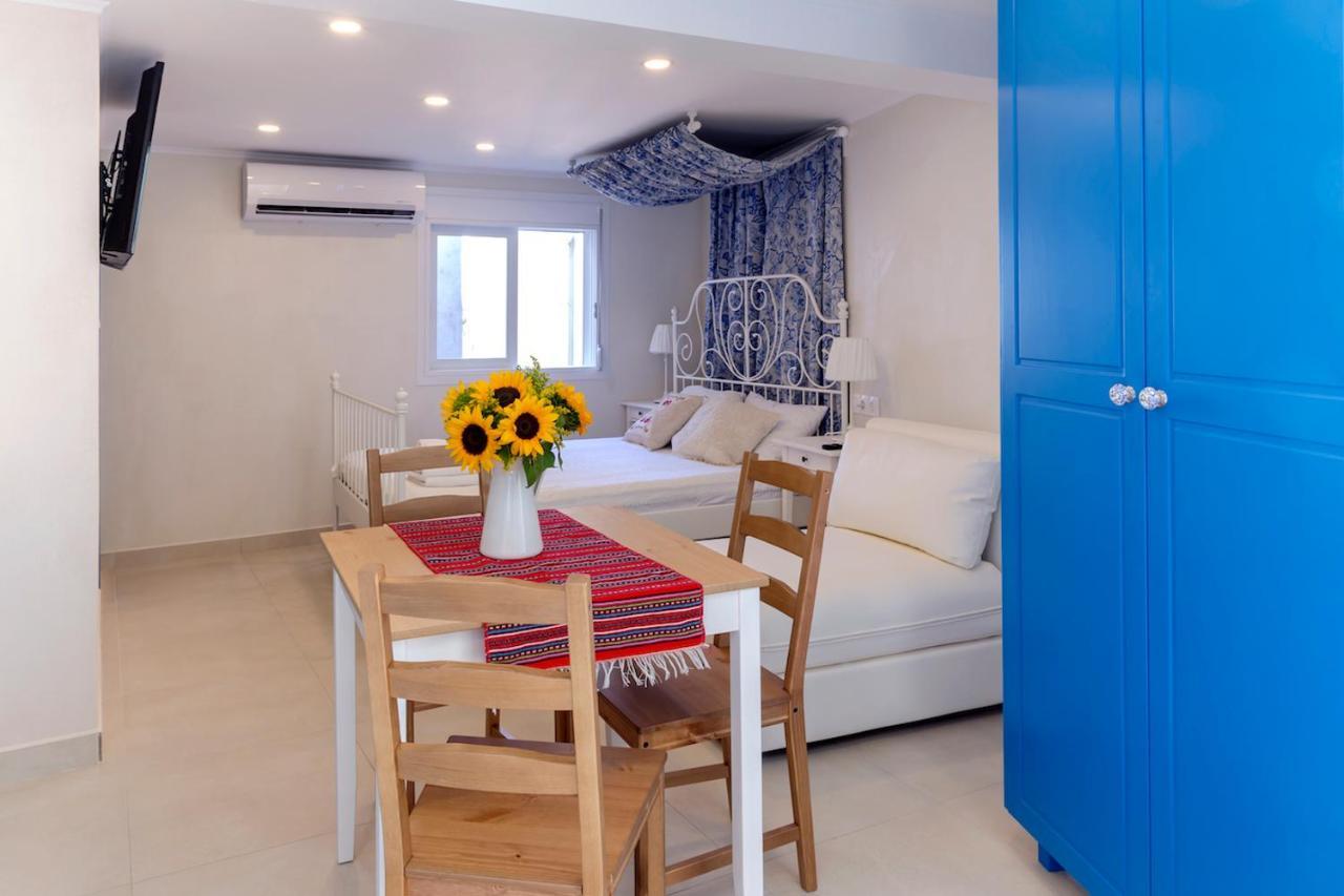 Blue And White Apartment Vipgreece Atene Esterno foto